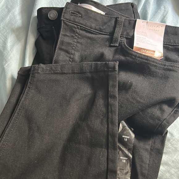 Brand new! Never worn. LC Lauren Conrad black jeans. - Picture 3 of 4